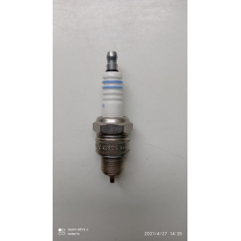 Свеча зажигания BOSH для AS 650/SUPERMAGNUM COMER